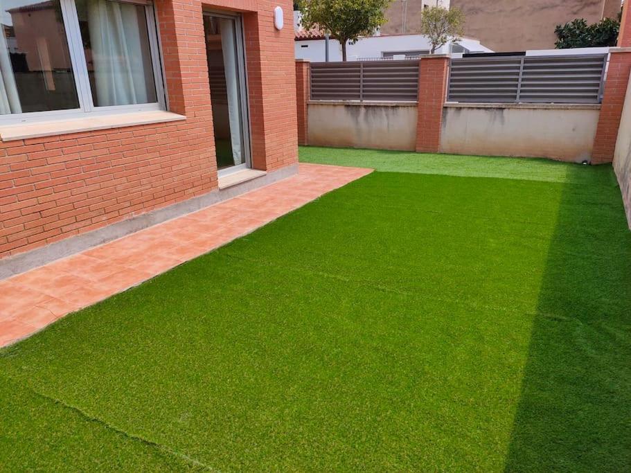 Chalet Amplio Con Jardin Y Zona Barbacoa. Reus Exterior foto